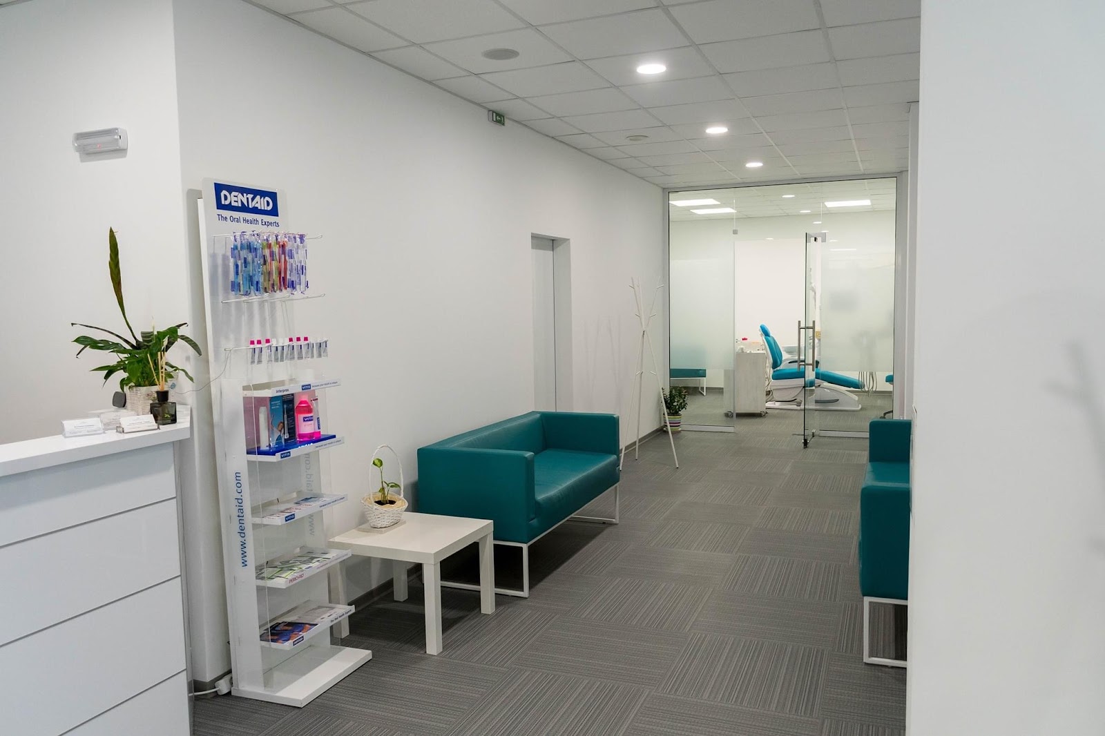 Приемна в Dental Works